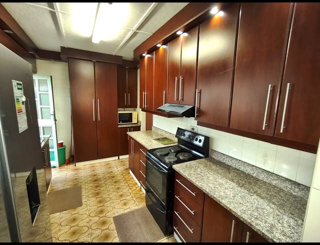 4 BEDROOM FREEHOLD FOR SALE IN FARNINGHAM RIDGE
